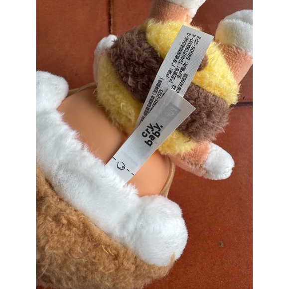 Authentic Pop Mart I’ll Bring You A Flower CRYBABY Crying Again Keychain Plush - Picture 4 of 12